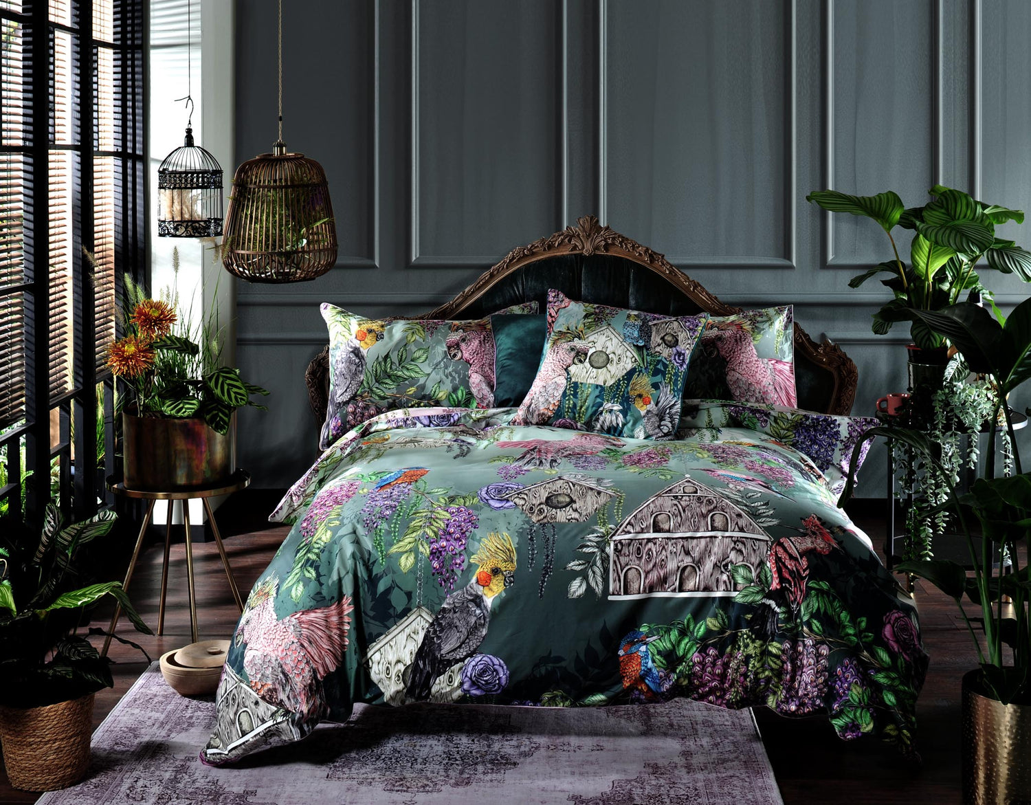 Bird Sanctuary Bedlinen Set with Birds, Bird Houses and Soft Trailing Wisteria Season 4