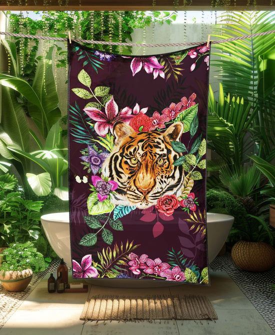 Totem , Tiger Beach Towel, Rouge, Season 3