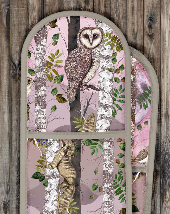 The Forest at Twilight 2, Oven Glove, Season 1
