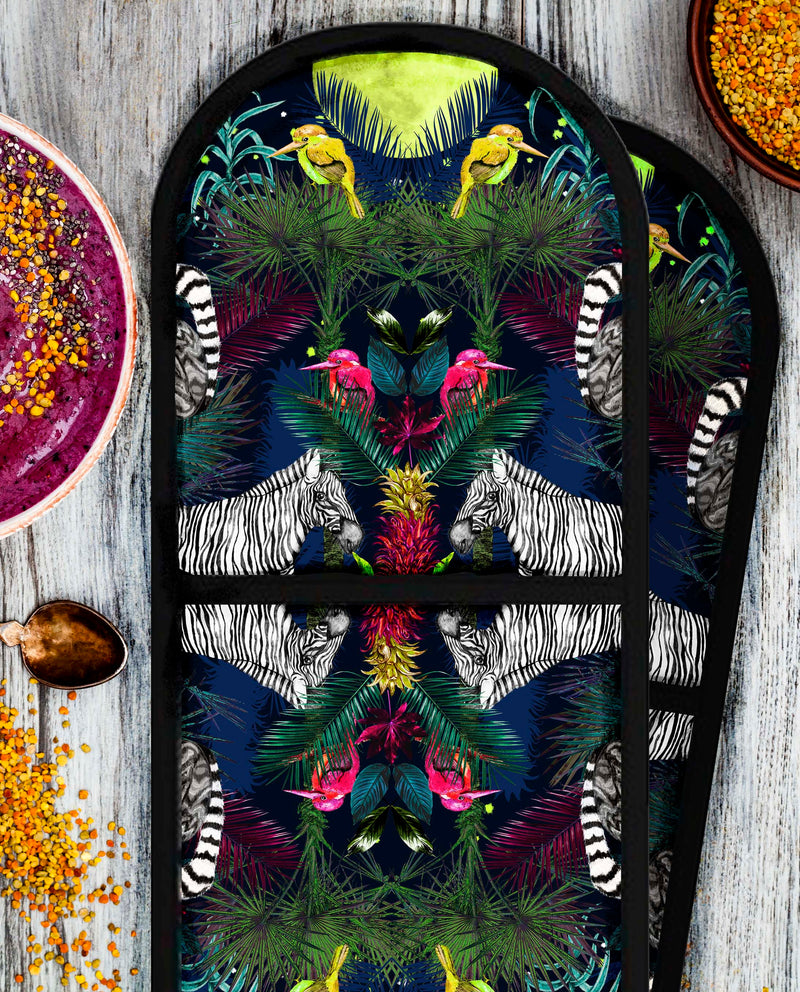 Under the Neon Moon Oven Glove, Season 2
